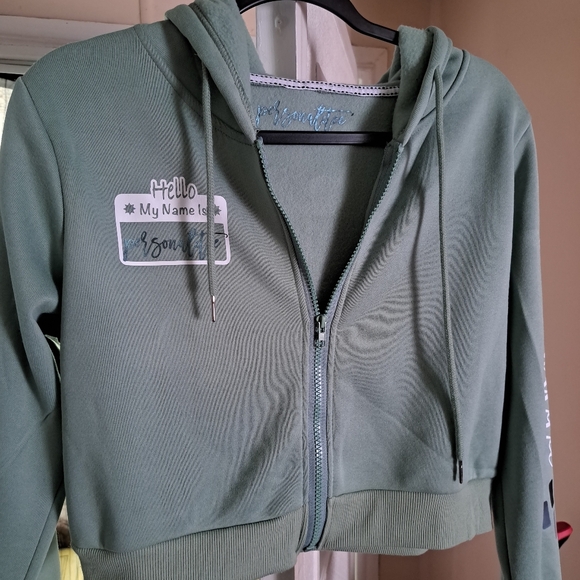 Personalitee - Picture 7 of 7